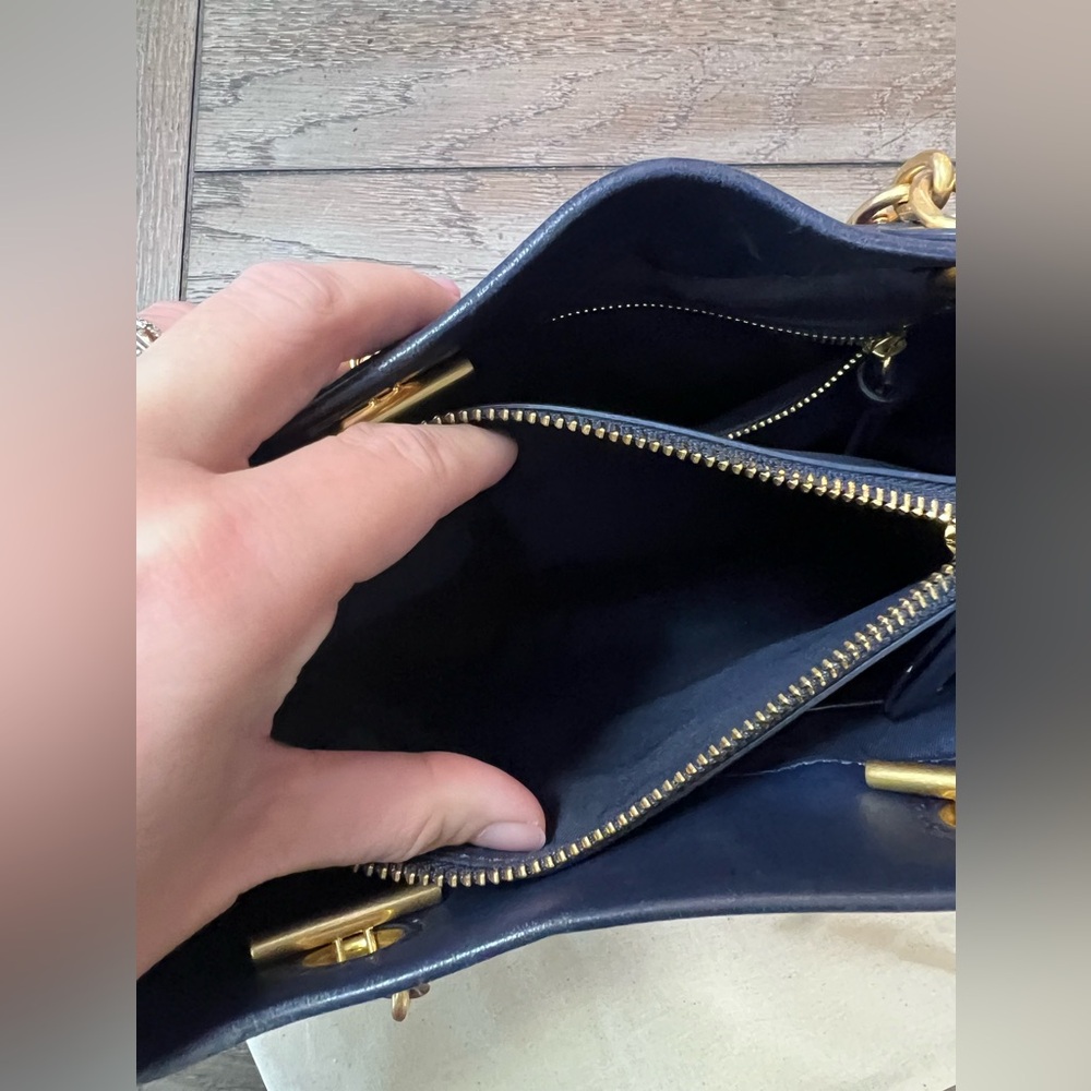 Tory Burch Fleming quilted handbag - Picture 8 of 14